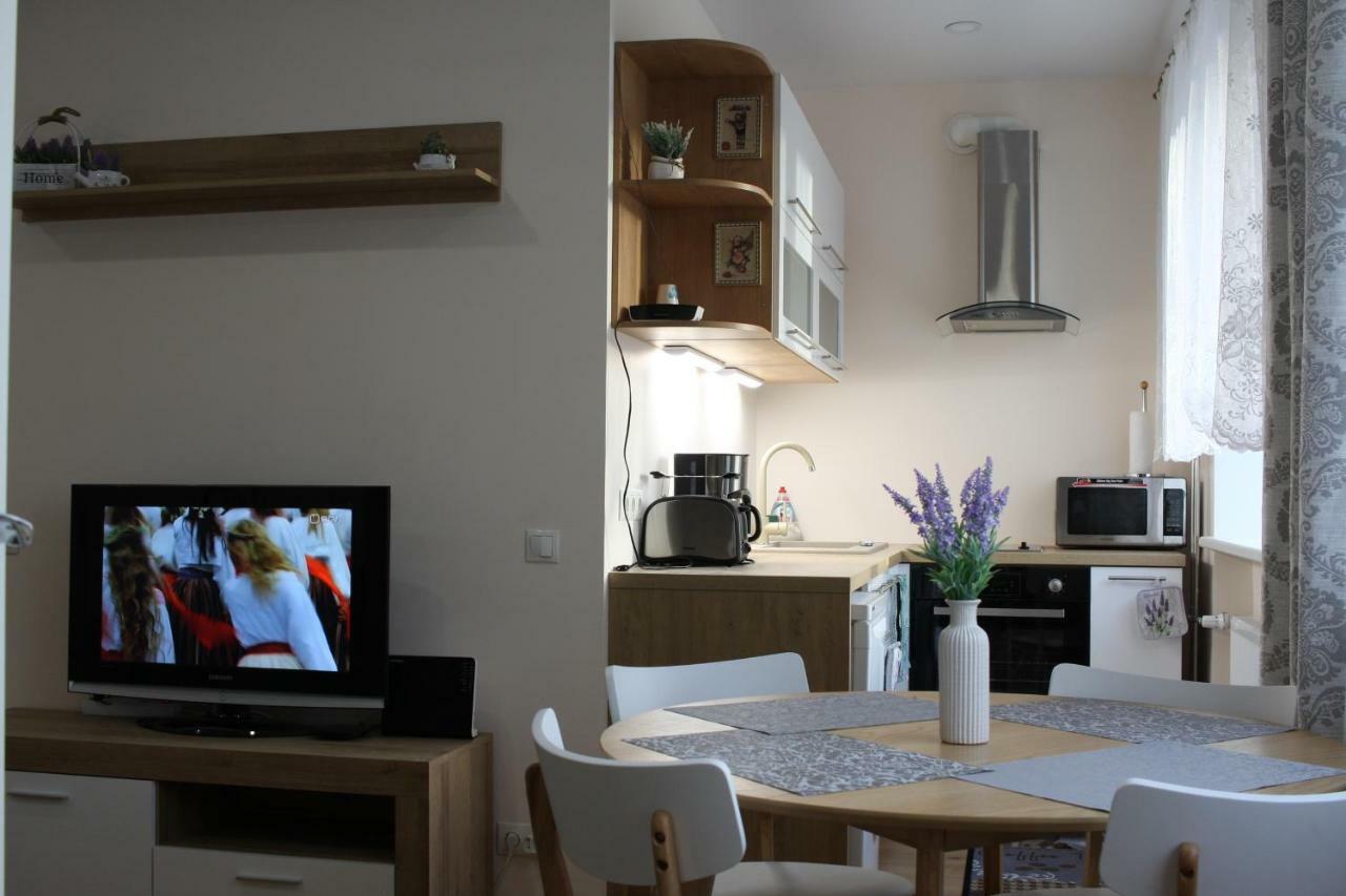 Akord Apartment Centrum With Free Parking Parnu Exterior photo